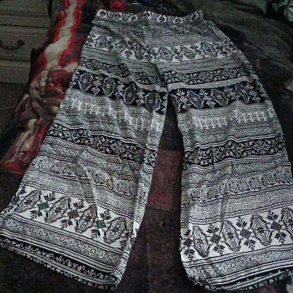 Woman Sans Souci Pants